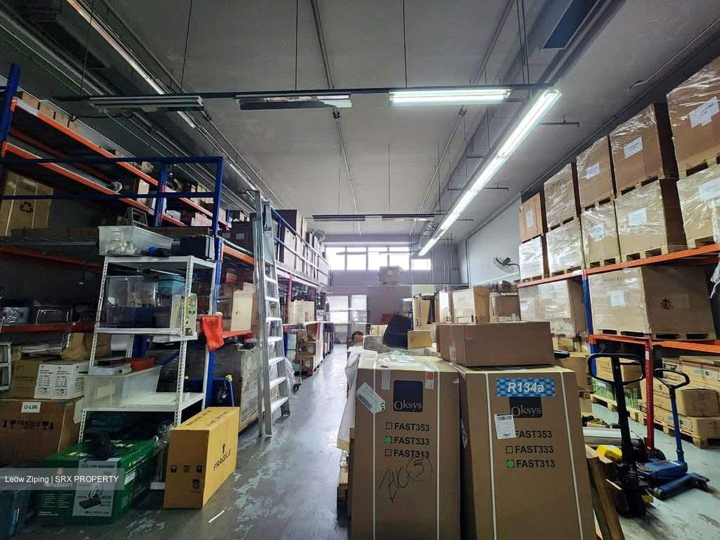 Carros Centre (D25), Factory #568008631